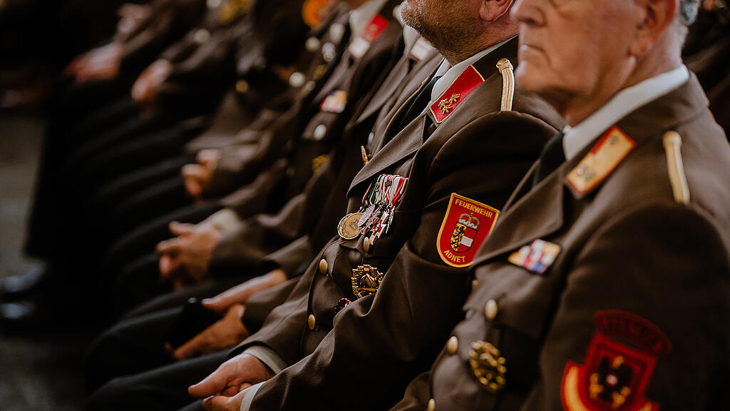 Kommando\u00fcbergabe im Landesfeuerwehrverband