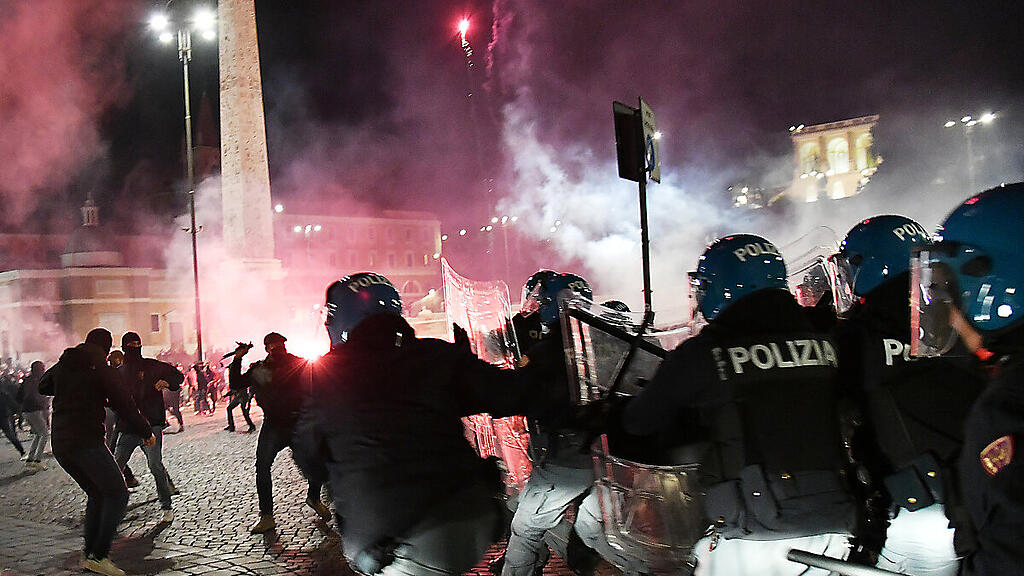 Die Polizei nahm mehrere Personen fest