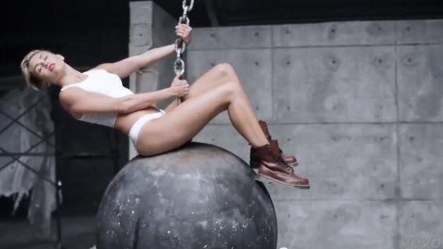 Fotos aus "Wrecking Ball"