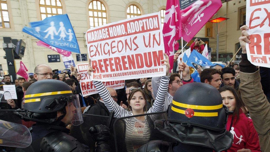 Proteste gegen Homo-Ehe in Paris