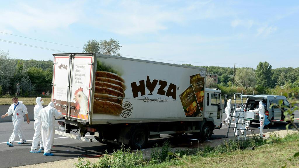 Leichen in Schlepperfahrzeug auf A4