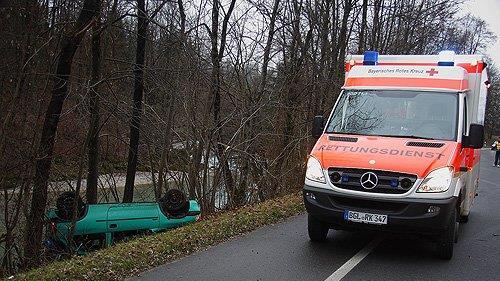 Pkw-Überschlag auf der B305
