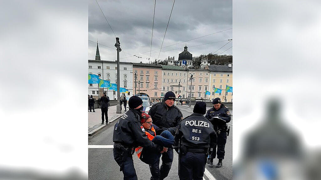 Klima-Protest Staatsbr\u00fccke