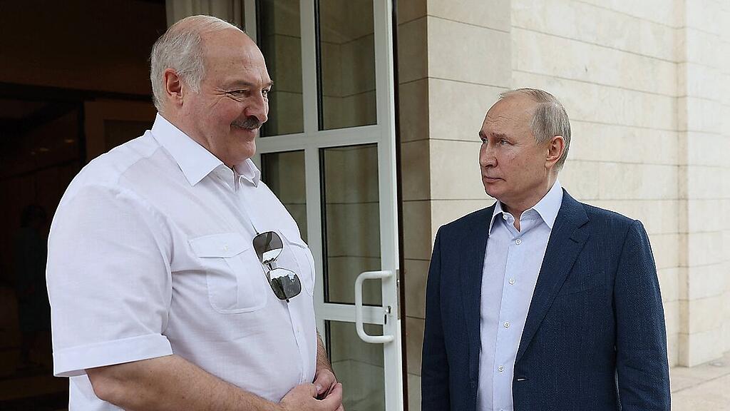 Putin und Lukaschenko: Erste russische Atomwaffen sind in Belarus
