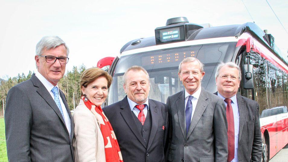 Der neue eObus fährt die letzten Kilometer mit Batterie.
