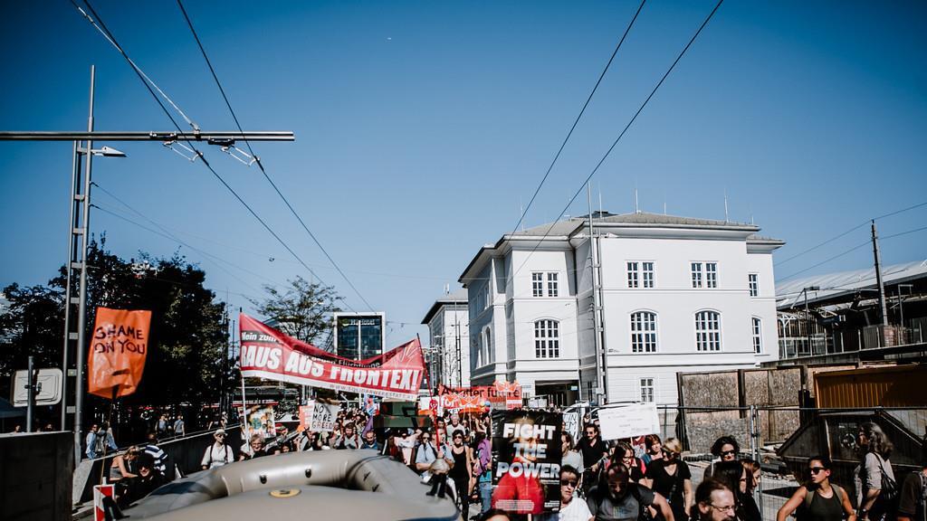Demo zum EU-Gipfel, I