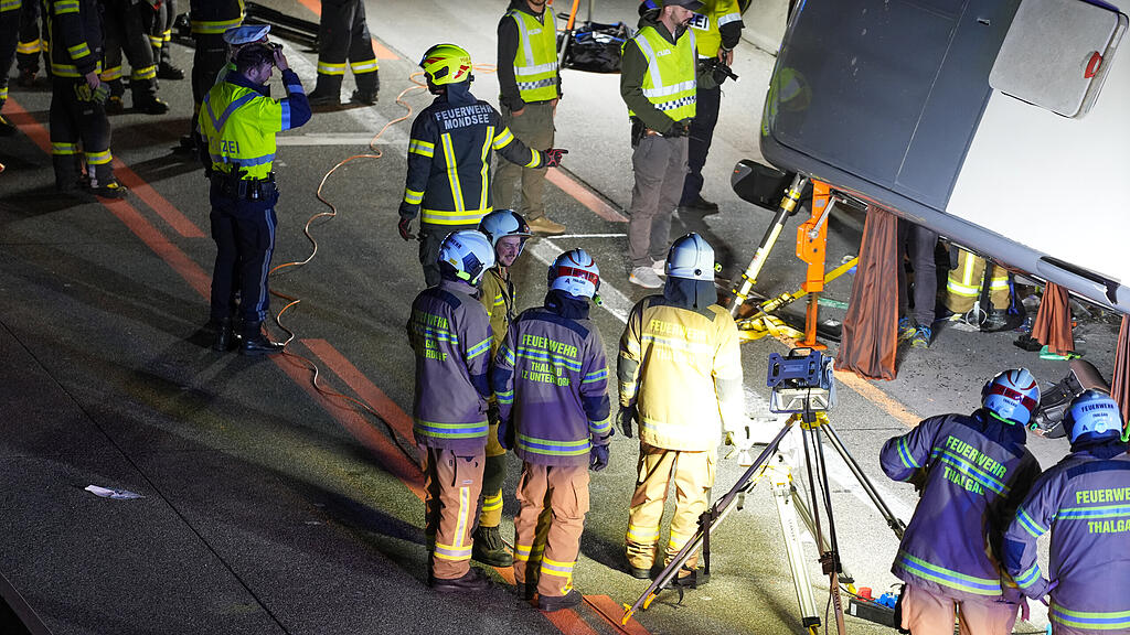 Busunfall auf A1 bei Thalgau