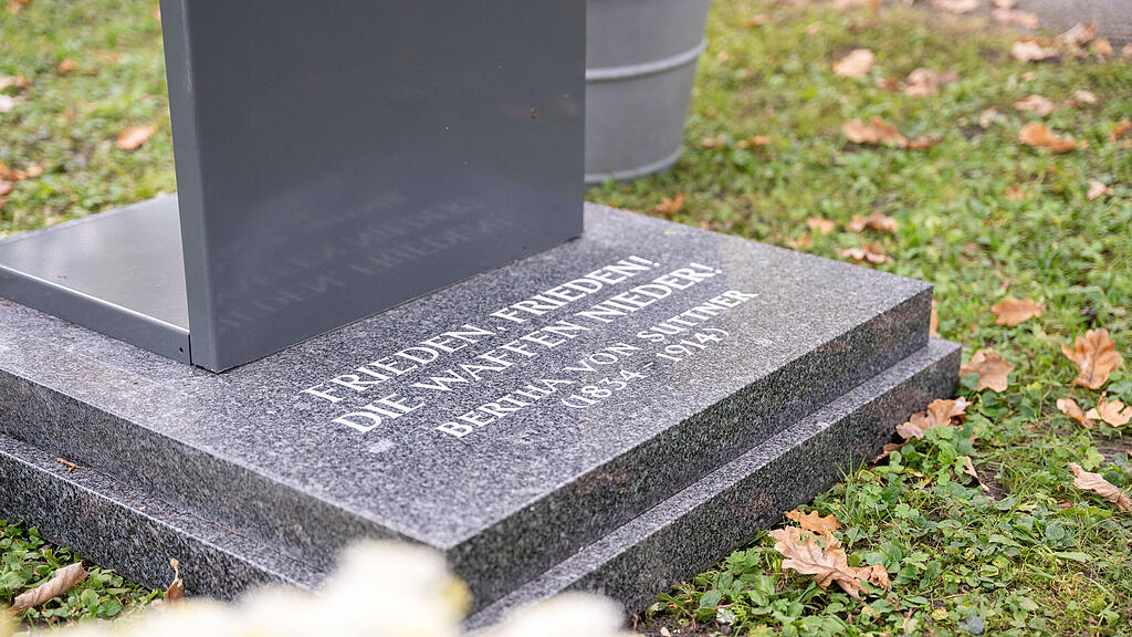 Infopult Kriegerdenkmal Kommunalfriedhof