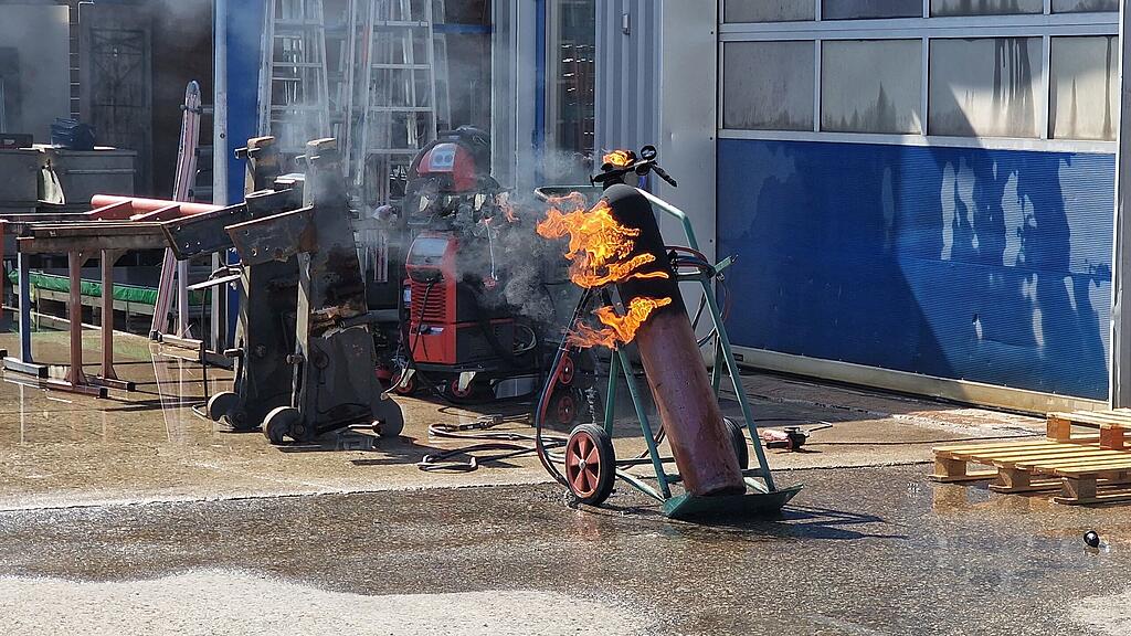 Gasflaschen-Brand_St. Veit