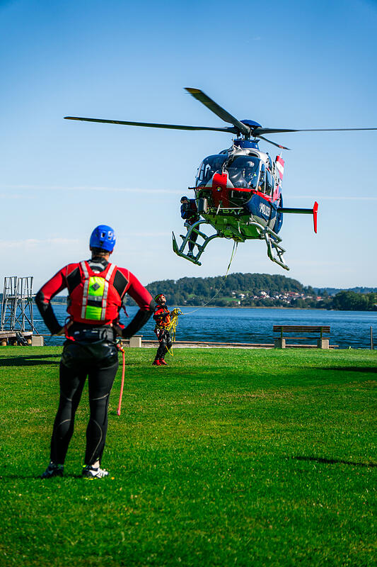 Übungstag der Wasserrettung und Flugpolizei am Obertrumer See