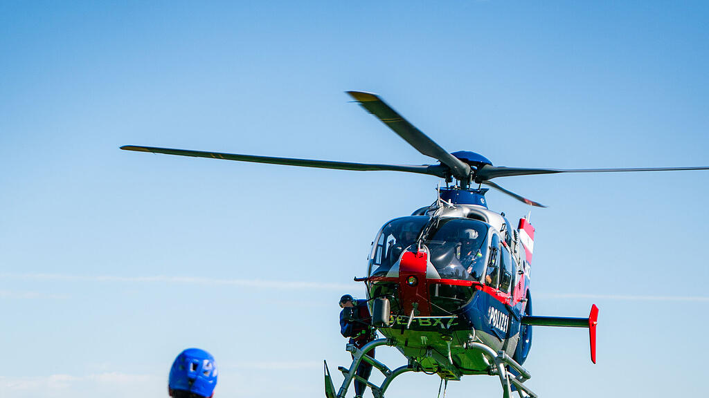 Übungstag der Wasserrettung und Flugpolizei am Obertrumer See