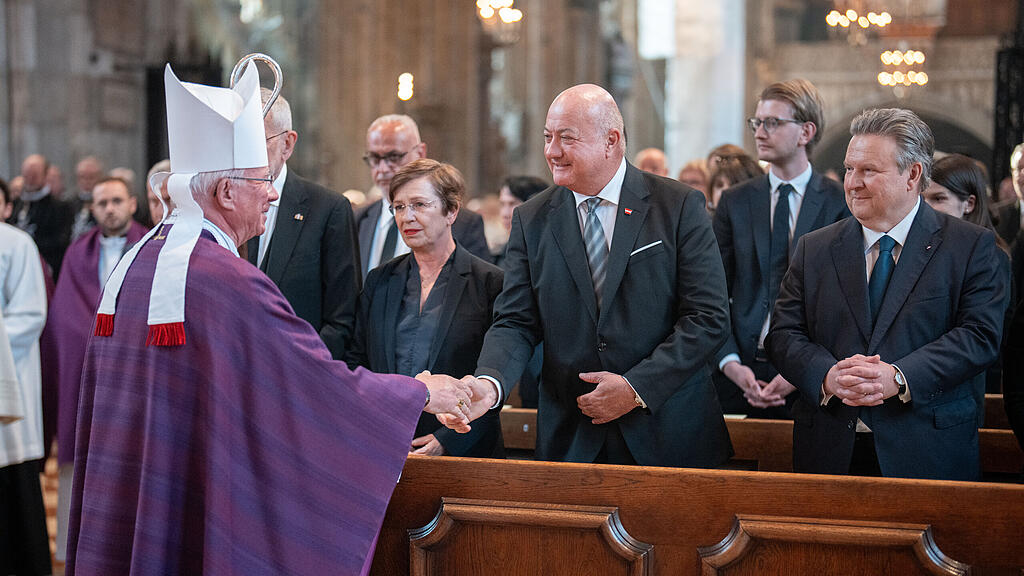 TRAUERGOTTESDIENST FR VERSTORBENEN PAPST FRANZISKUS: LACKNER / STOCKER / LUDWIG