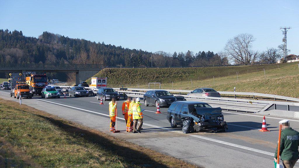 Auffahrunfall auf der A8 bei Neukirchen