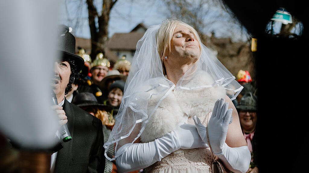Verkehrte Hochzeit, Kirche