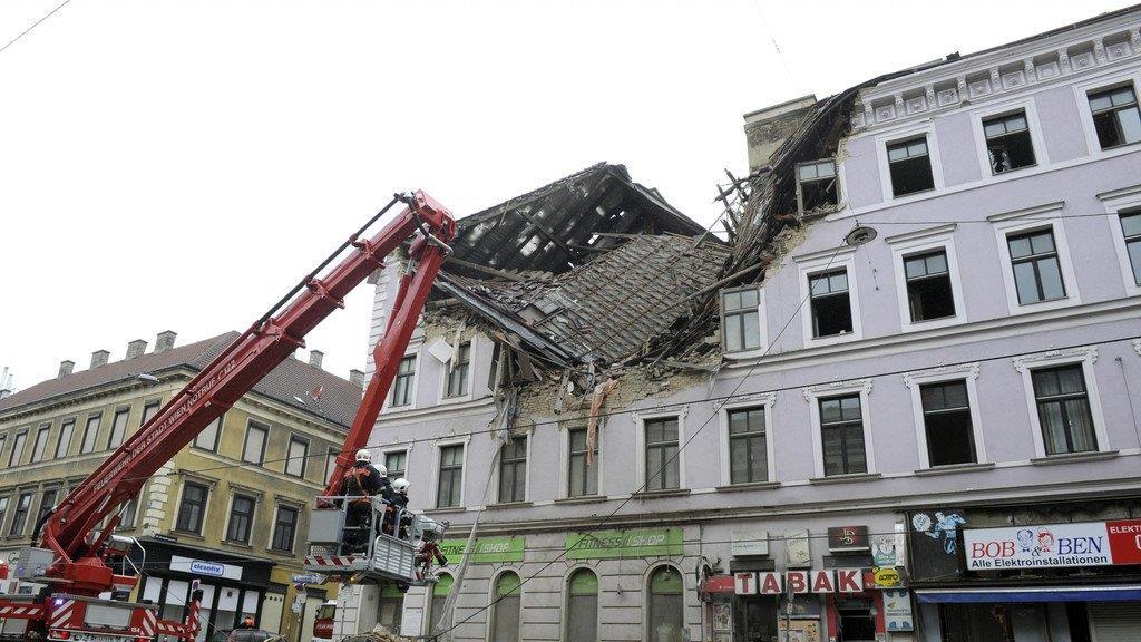 Explosion in Wien-Fünfhaus: Zehn Menschen aus eingestürztem Haus gerettet