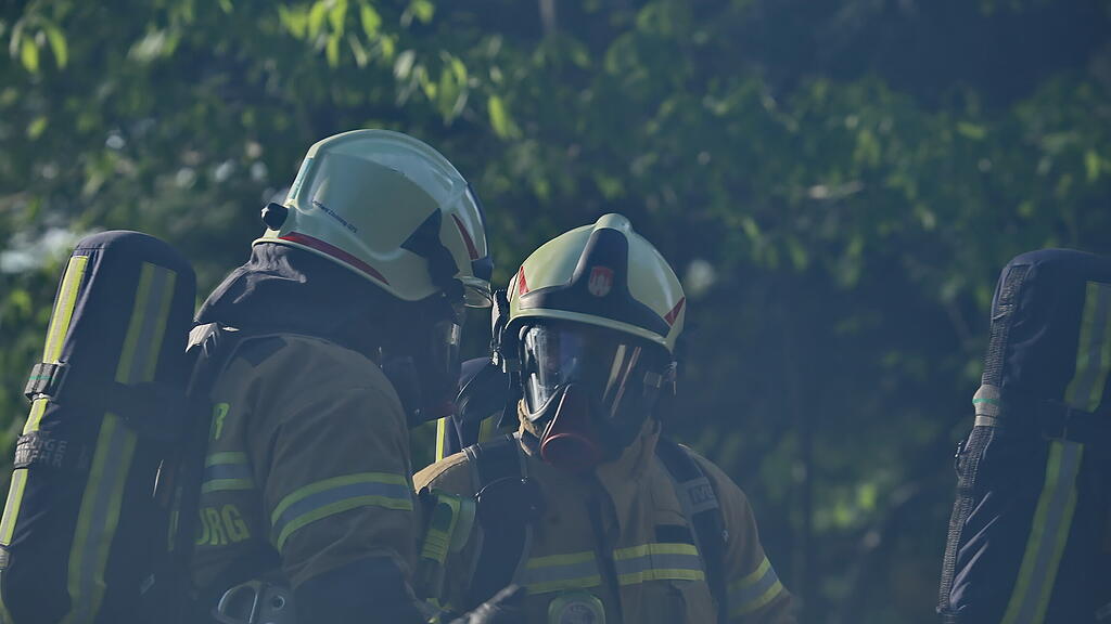Feuerwehr\u00fcbung in Guggenthal II