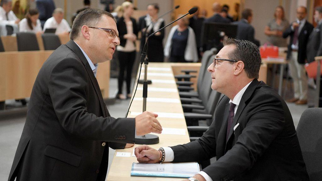 Zwölf-Stunden-Tag: Hitzige Debatte im Nationalrat