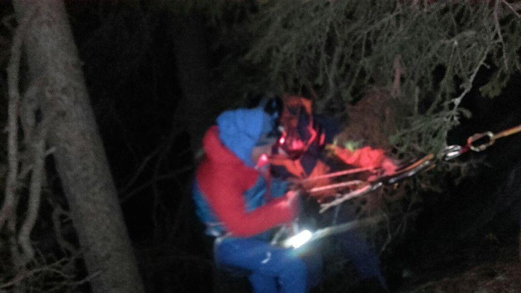 Skitourengeher aus Felswand gerettet
