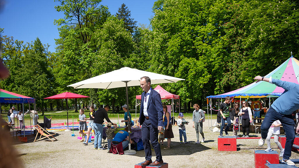 Er\u00f6ffnung Volksgartenfest 2024