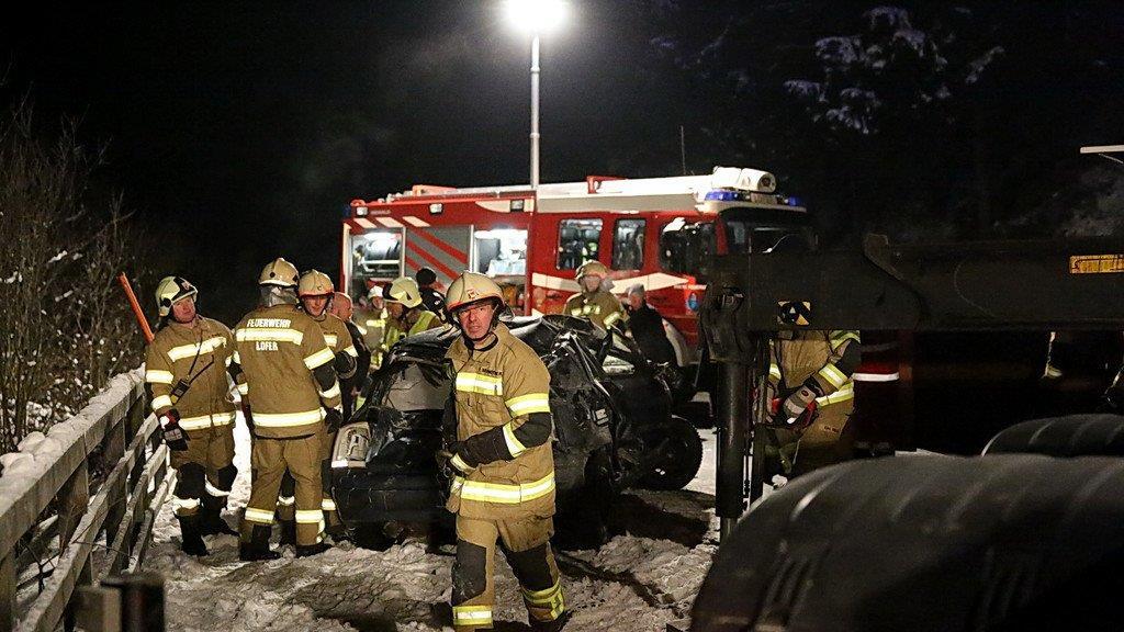 Pkw stürzt in Saalach