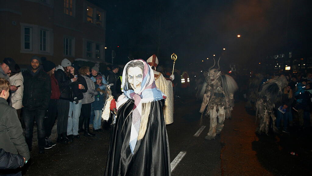 Maxglaner Krampus und Perchtenlauf