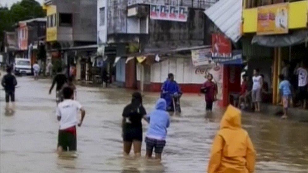 Philippinen: Taifun Haiyan verwüstet Stadt Tacloban - mindestens 100 Tote