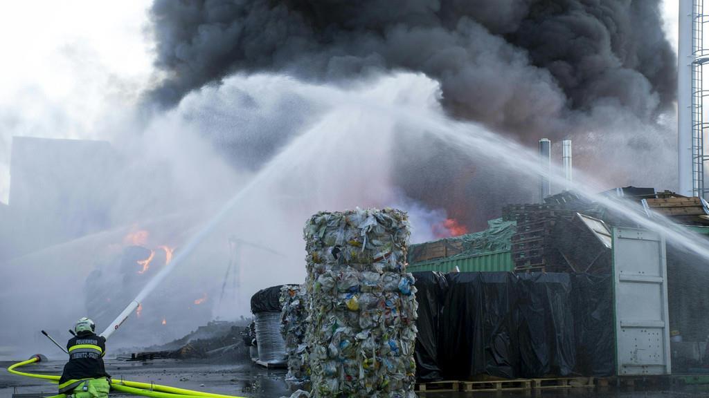 Großbrand in steirischer Recyclinganlage
