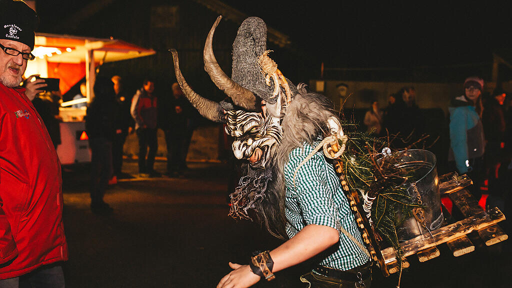 20181125-Krampuskränzchen-11.jpg