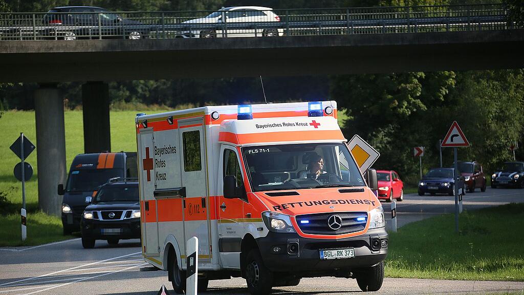 Ersthelfer, Sanitäter und Notarzt versuchten den Mann noch wiederzubeleben, konnten ihn aber nicht mehr retten.