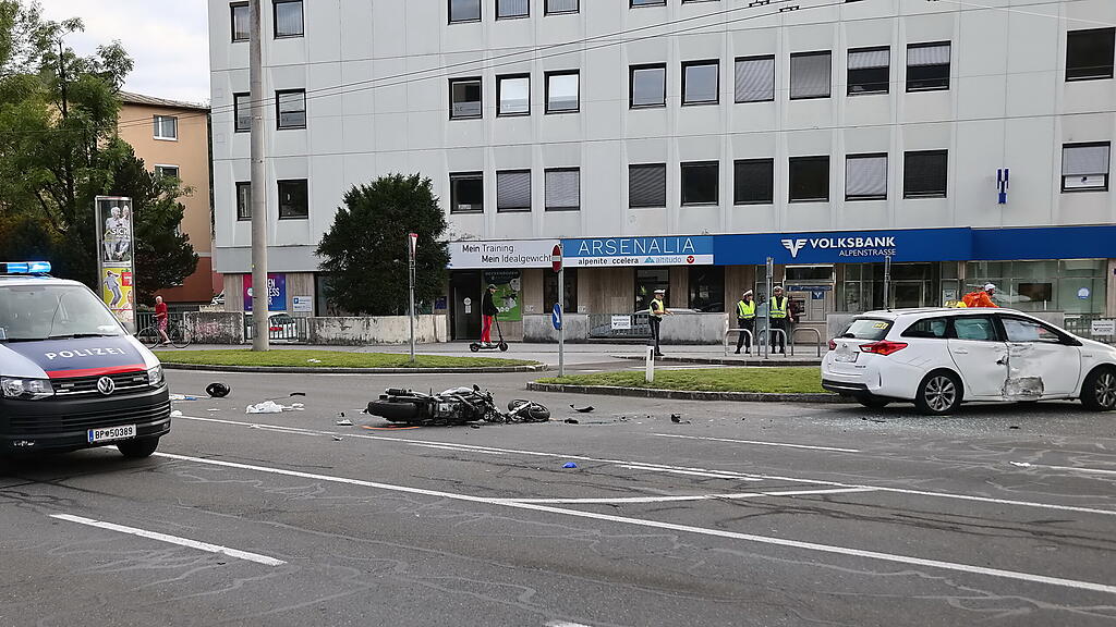 Biker_vs_Taxi_Alpenstraße