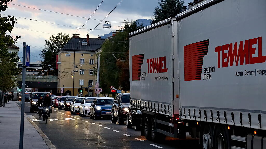 Tag der Deutschen Einheit sorgt für Stau in Salzburg