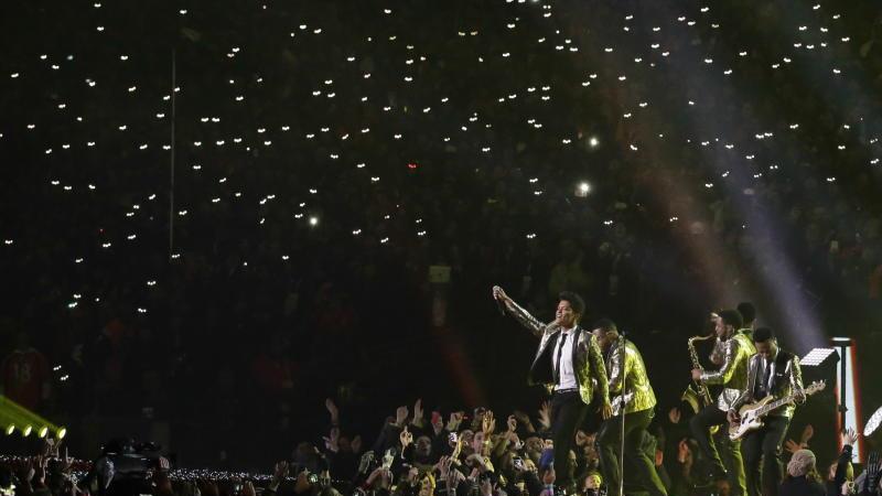 Bruno Mars & Red Hot Chili Peppers live beim Super Bowl 2014