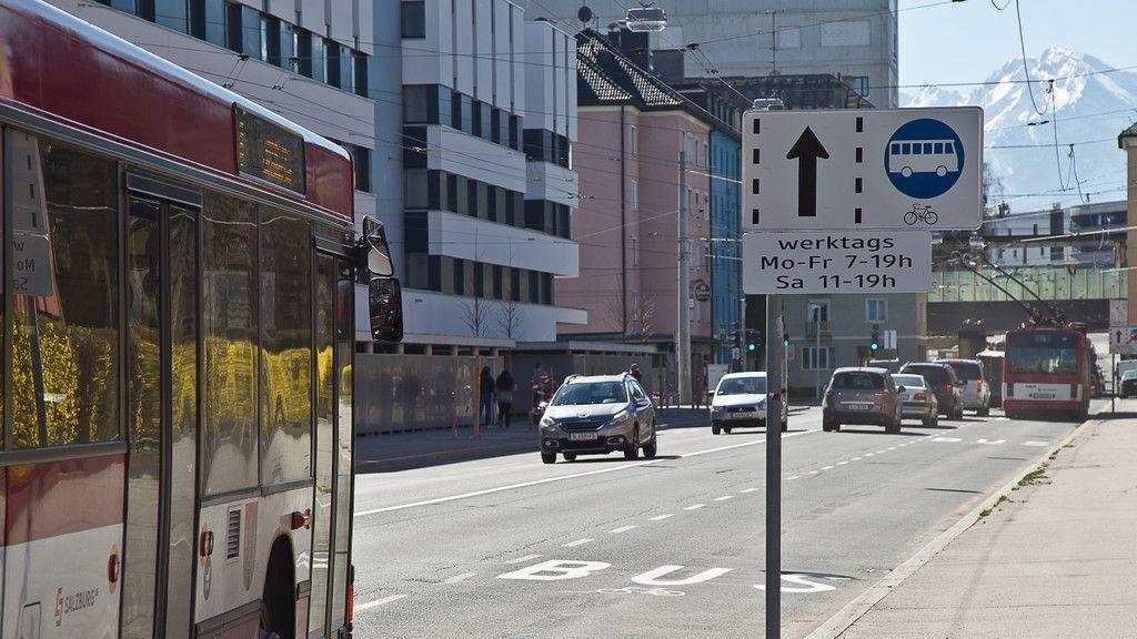 Neue Busspur in der Rudolf-Biebl-Straße