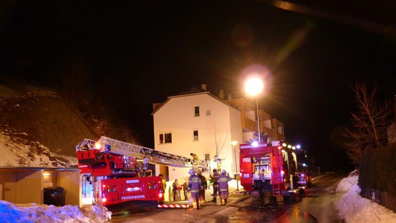 Pkw brennt völlig aus