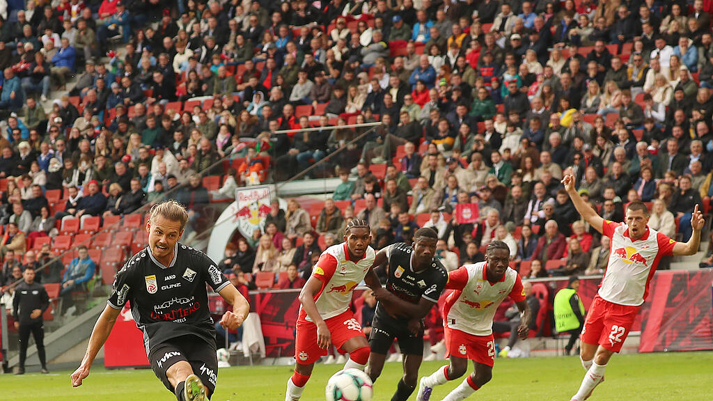 FUSSBALL: ADMIRAL BUNDESLIGA/ 10. RUNDE: RED BULL SALZBURG - SCR ALTACH