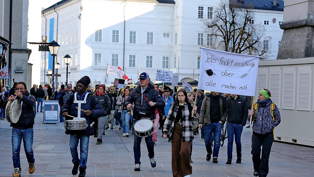 Corona-Protestmarsch in Salzburg