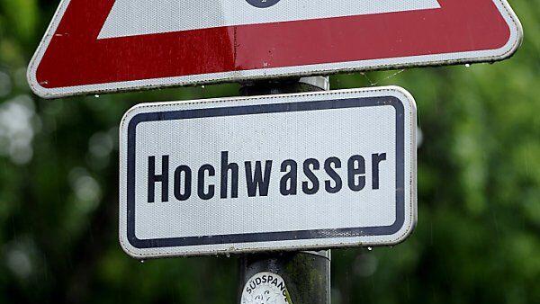 Fluss Leine trat über die Ufer
