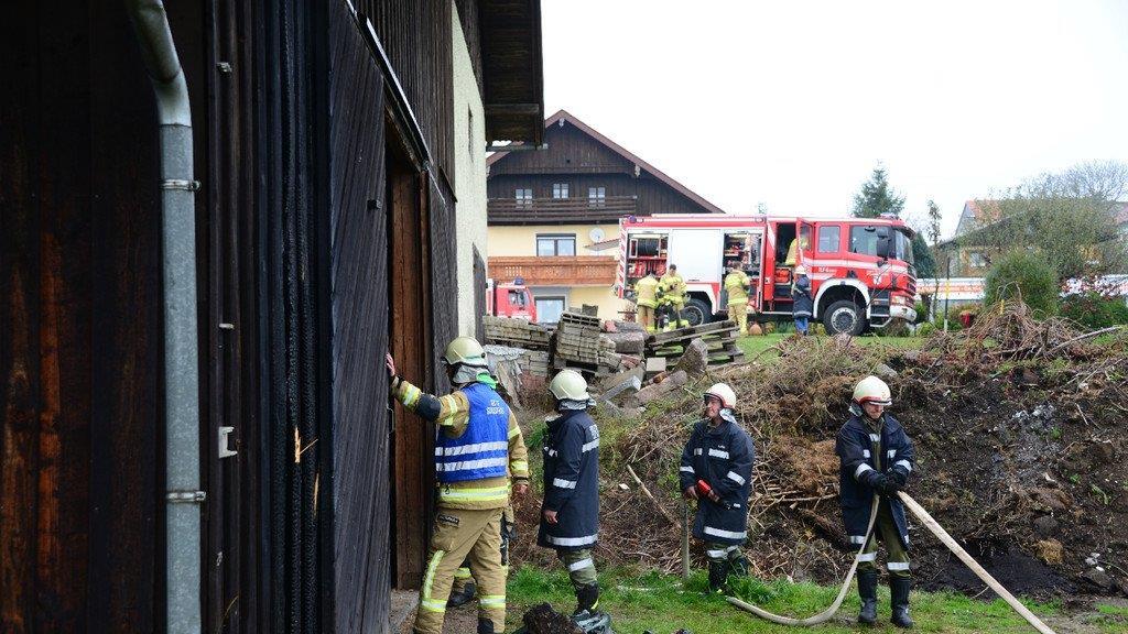 Holzschuppen in Brand