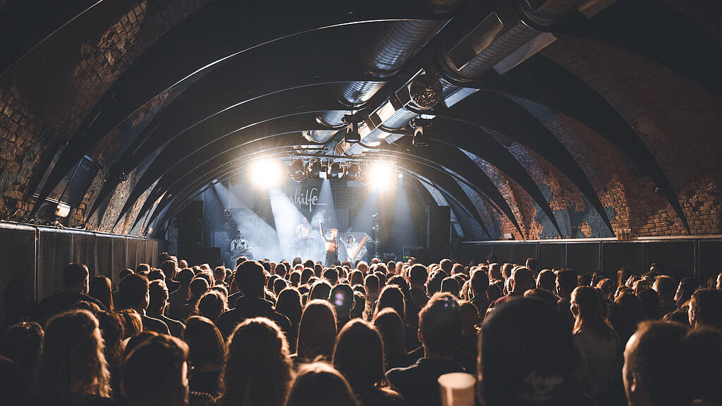 FOLKSHILFE & BLECHSALAT im Rockhouse Salzburg