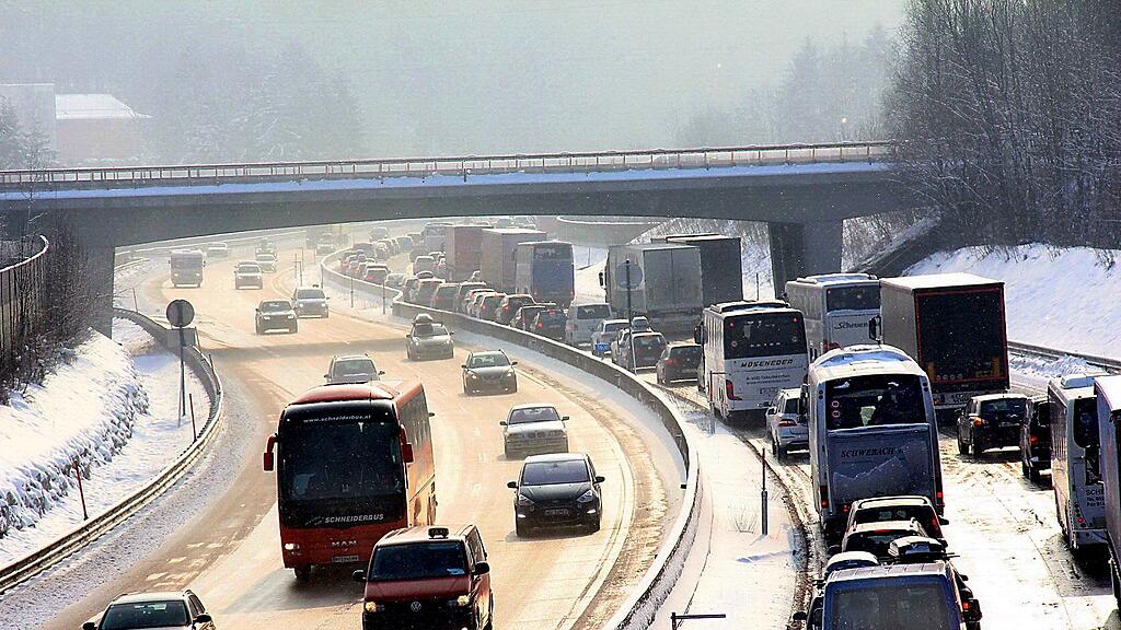 Durch den Unfall bildete sich ein kilometerlanger Stau auf der Tauernautobahn.