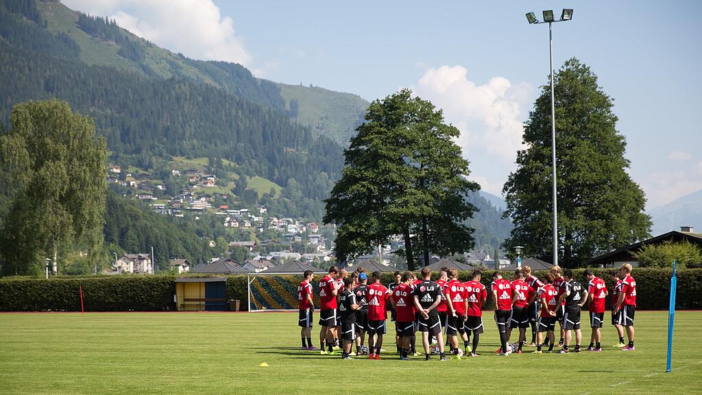 Bayer 04 Leverkusen im Trainingslager in Zell am See.