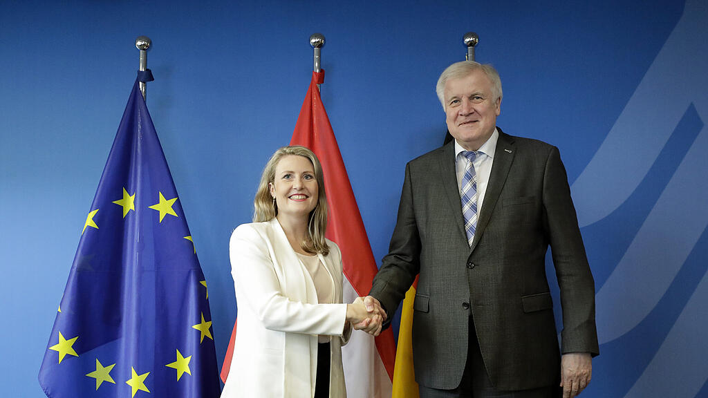 Susanne Raab, Horst Seehofer