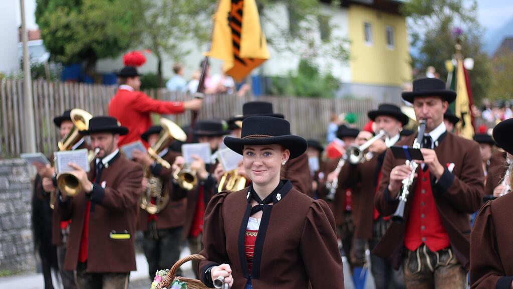 75 Jahre Trachtenverein  D\u00b4Puachstoana
