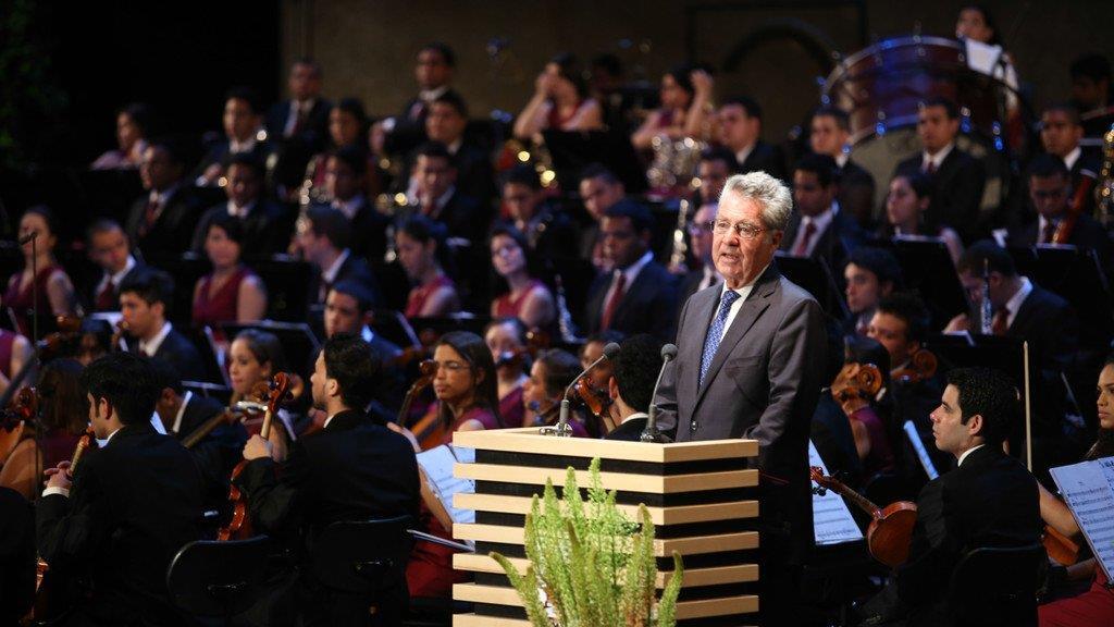 BP Fischer erklärt Festspiele für eröffnet