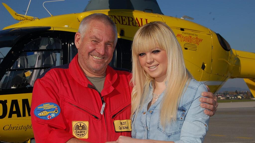 Steffi beim Rendevouz mit ihrem Retter drei Jahre nach dem schweren Unfall.