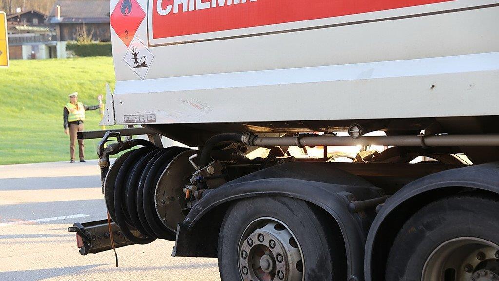 B305: Lkw übersieht Motorradfahrer