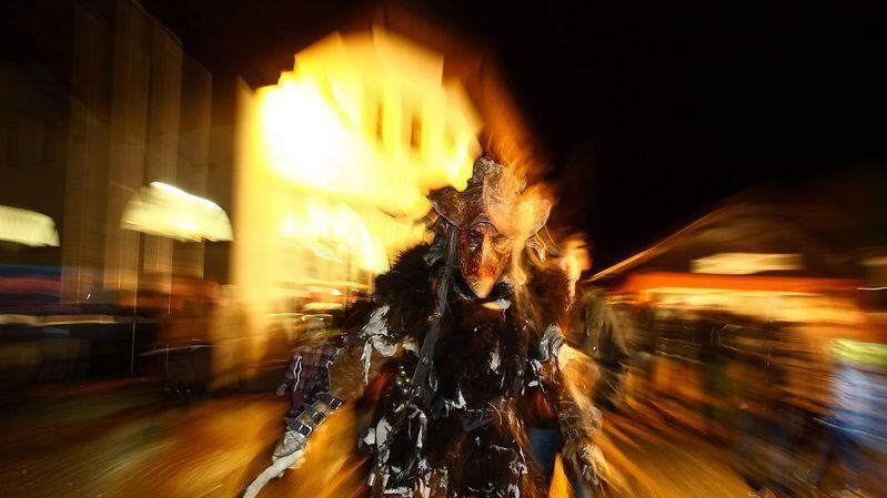 Die Niederalmer Krampusse präsentierten am Dienstag ihre schaurigen Masken.