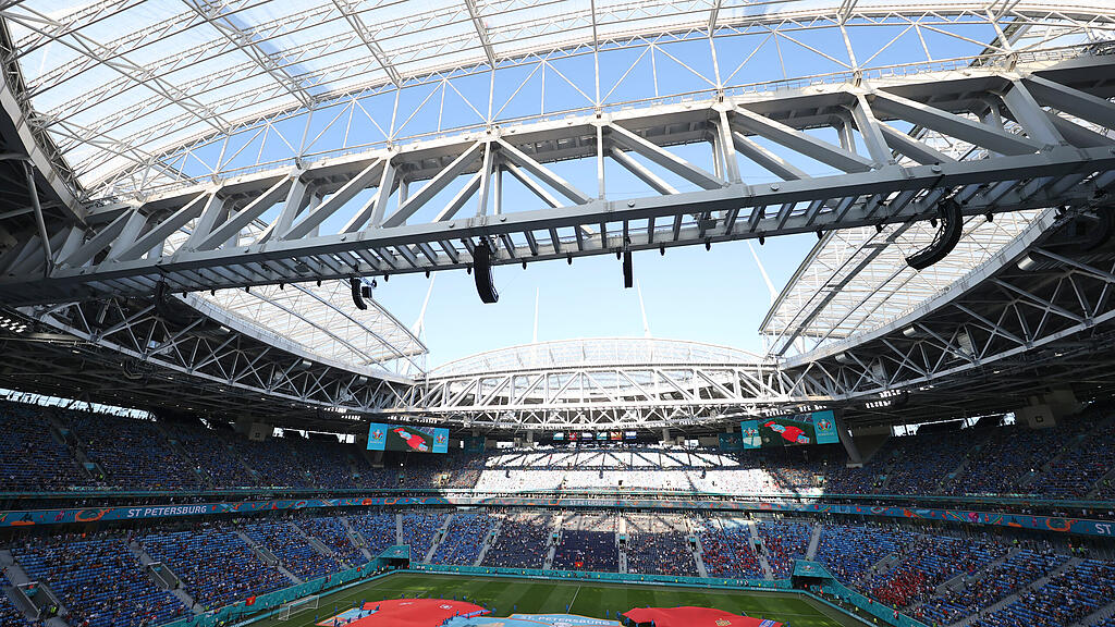 St. Petersburg, Fußballstadion, St. Denis