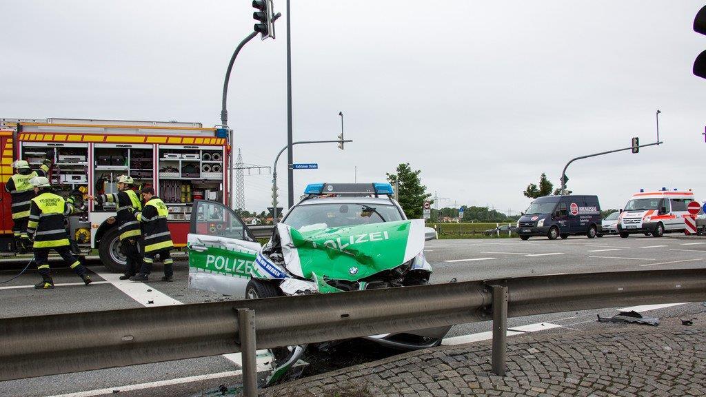 Unfall mit Polizeiauto