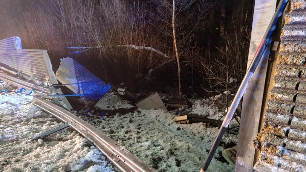 A10 bei Hüttau: Sattelschlepper contra Pkw